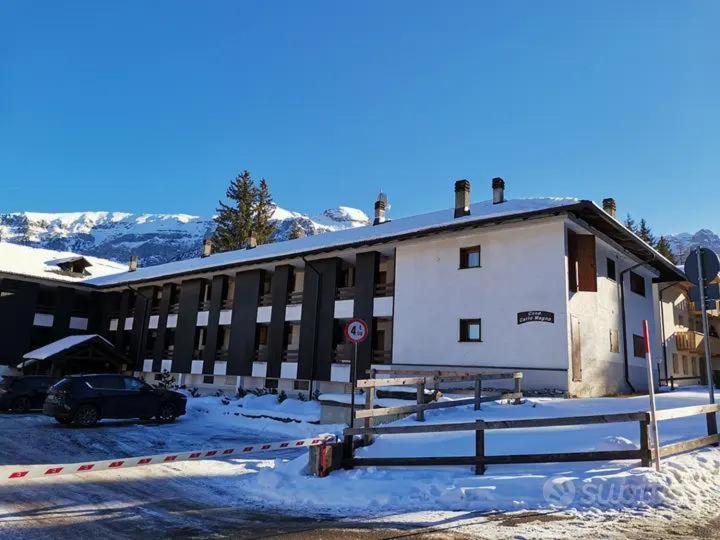 Spazioso Trilocale Sulle Piste Da Sci Folgarida Luaran gambar